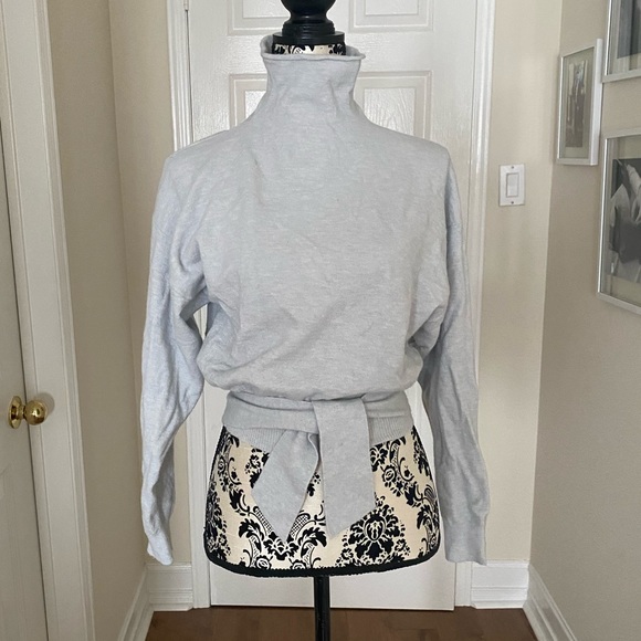 Wilfred Lorin Sweater (pale blue) - Picture 2 of 5